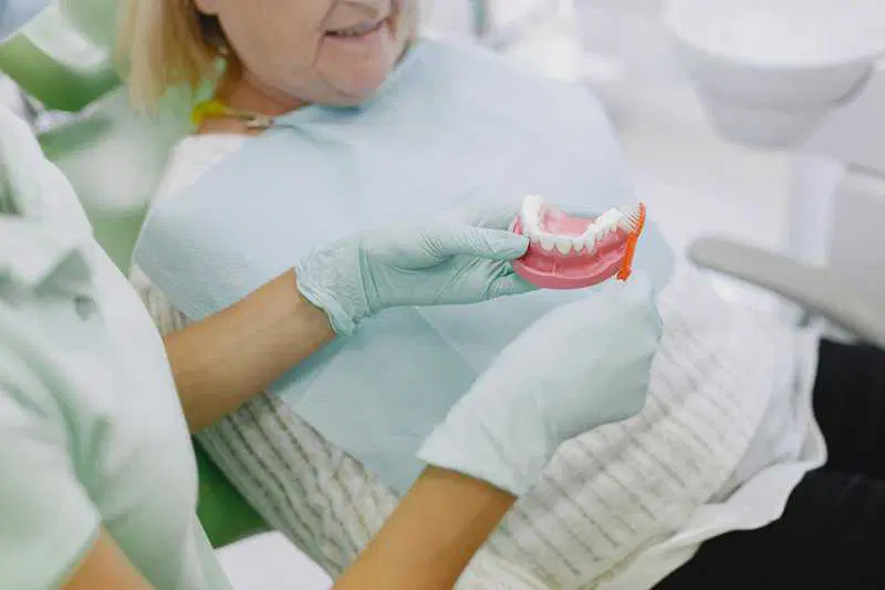Dentures-Brushing