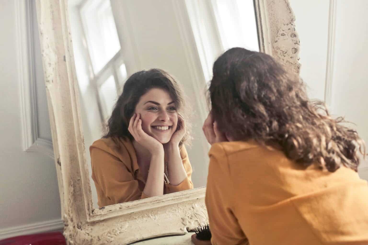 girl in the mirror
